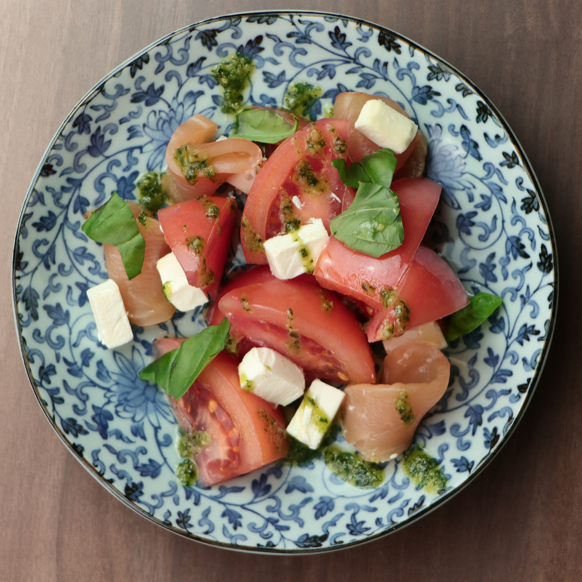 トマト クリームチーズ 鶏生ハムのカプレーゼ